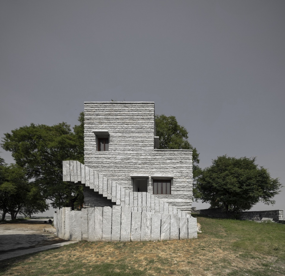 one tree hill by samira rathod design atelier