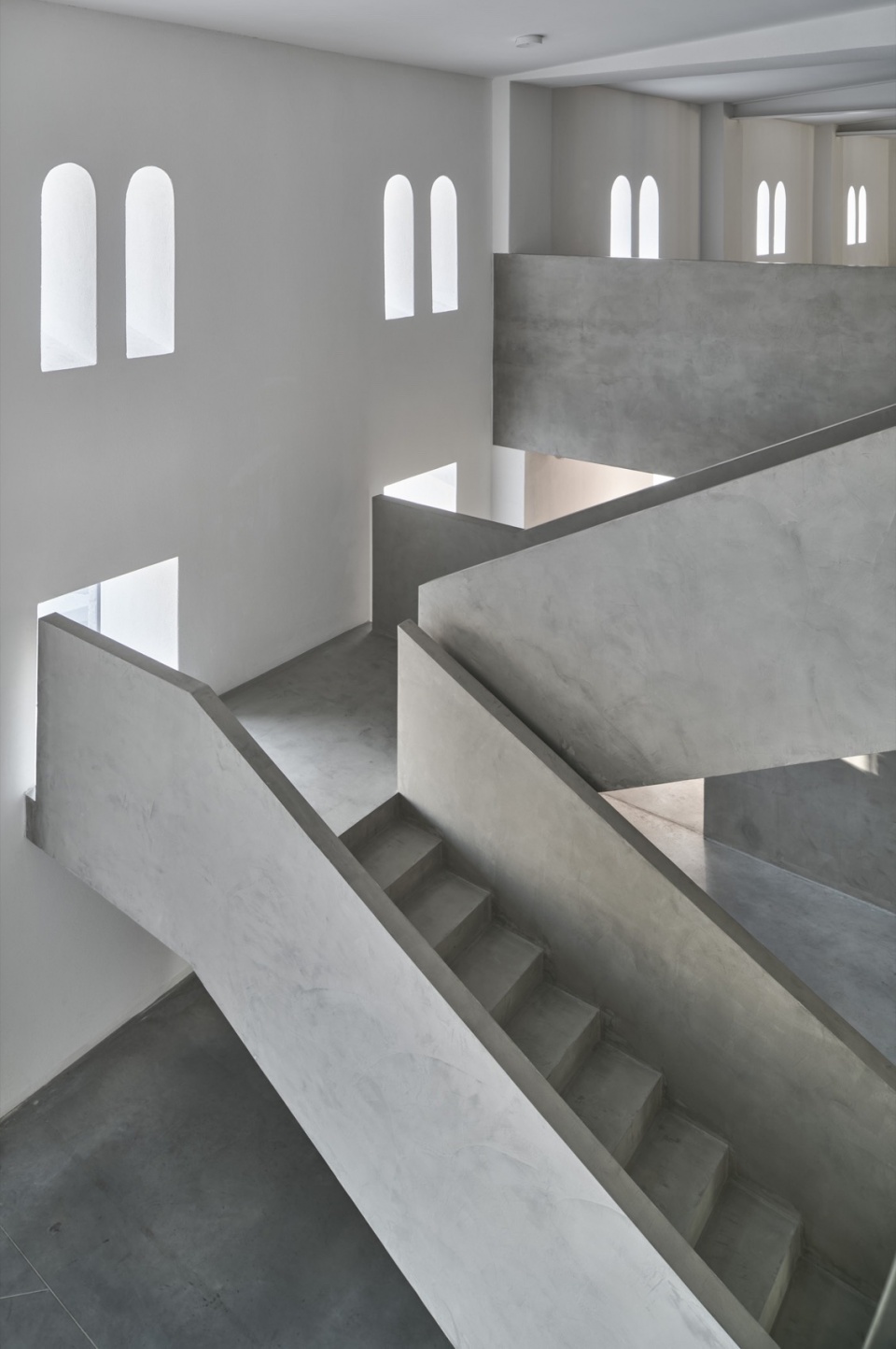 plato contemporary art gallery by kwk promes