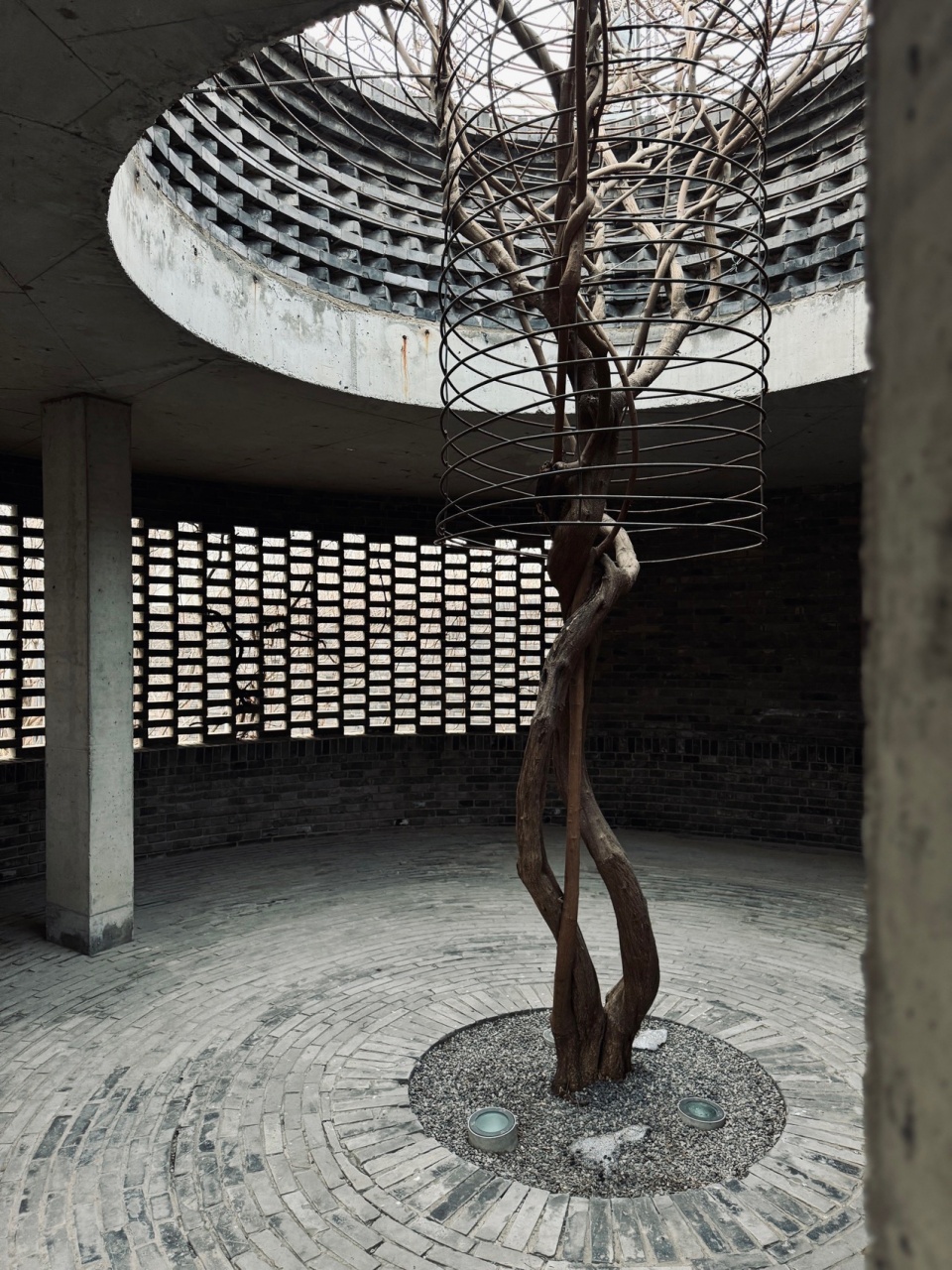 red brick art museum by dong yugan