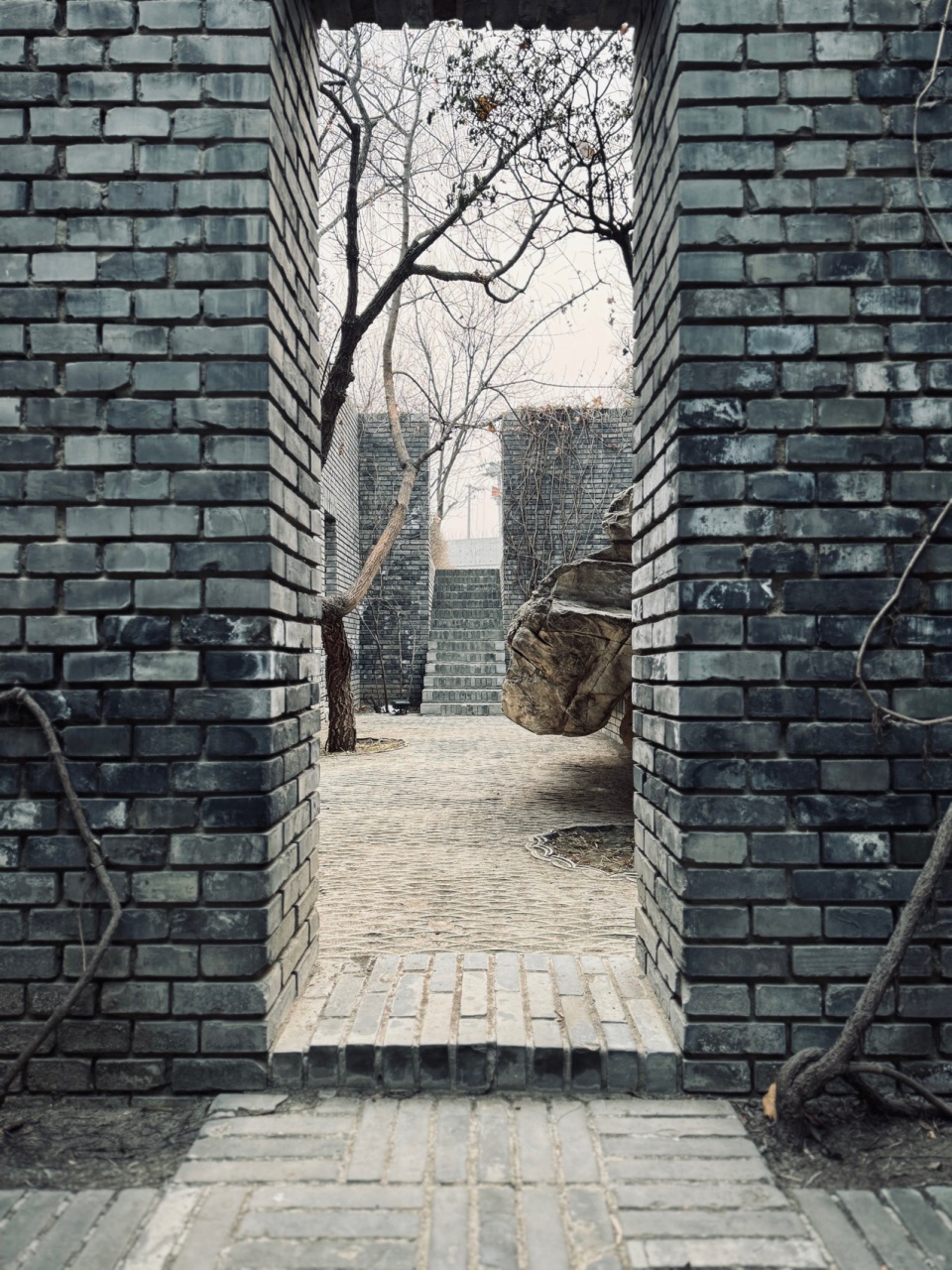 red brick art museum by dong yugan