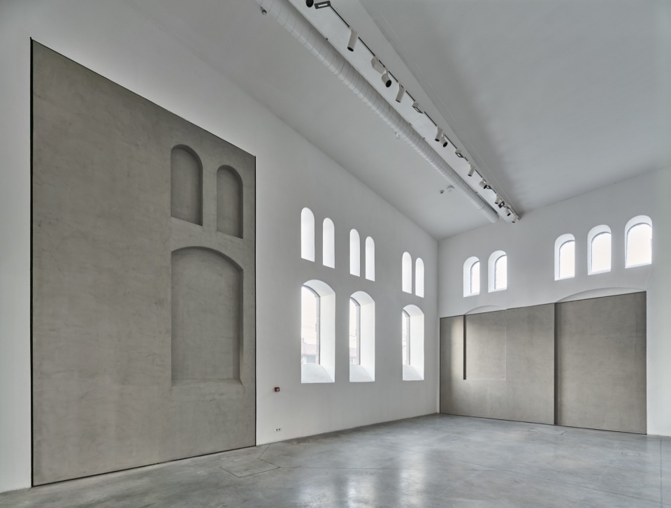 plato contemporary art gallery by kwk promes