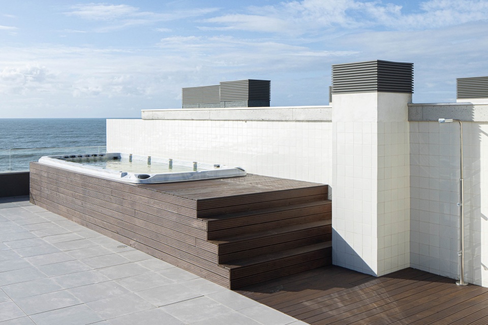 seashore building by atelier darquitectura lopes da costa