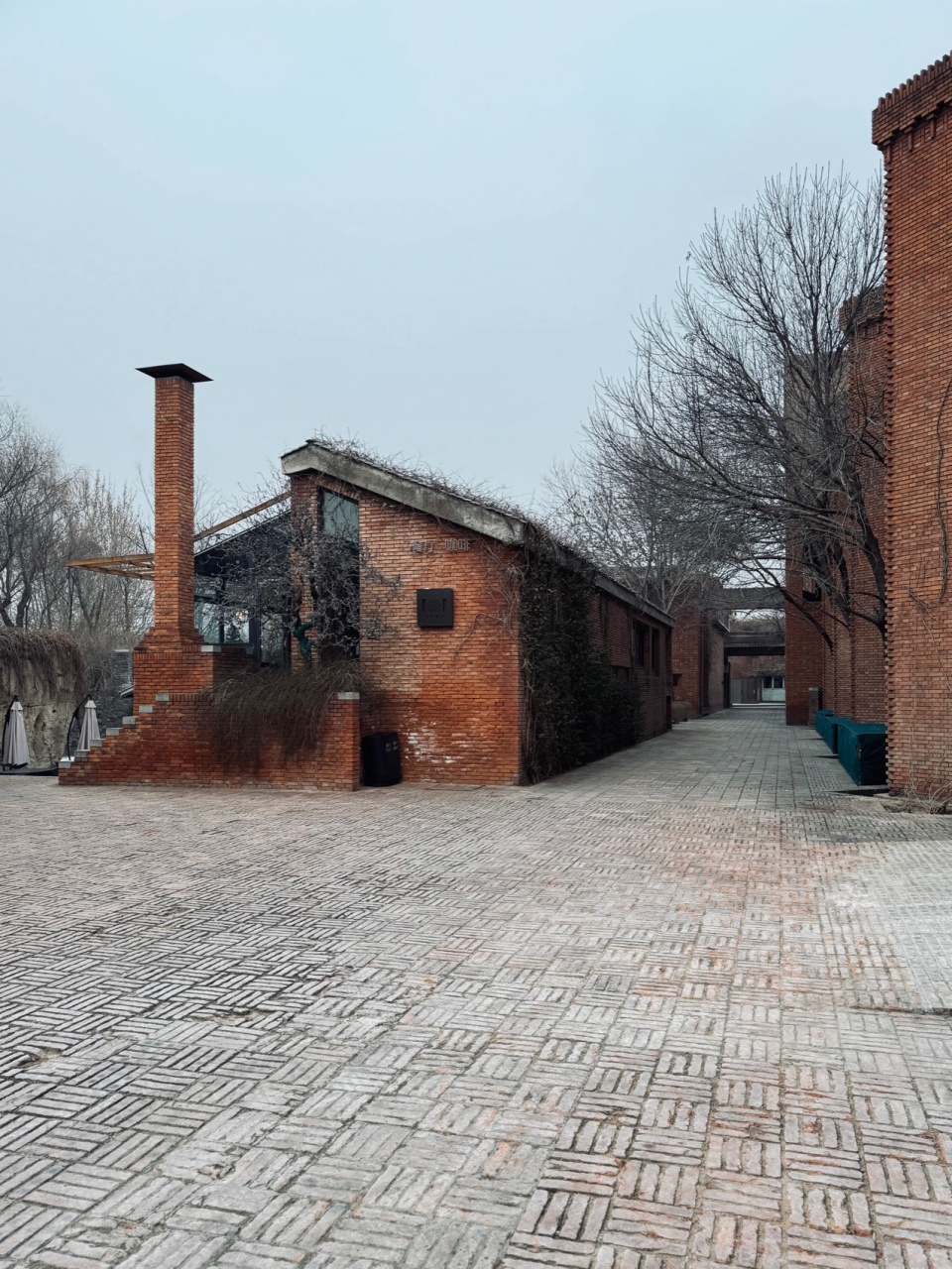 red brick art museum by dong yugan