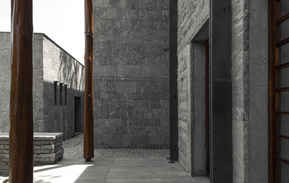one tree hill by samira rathod design atelier