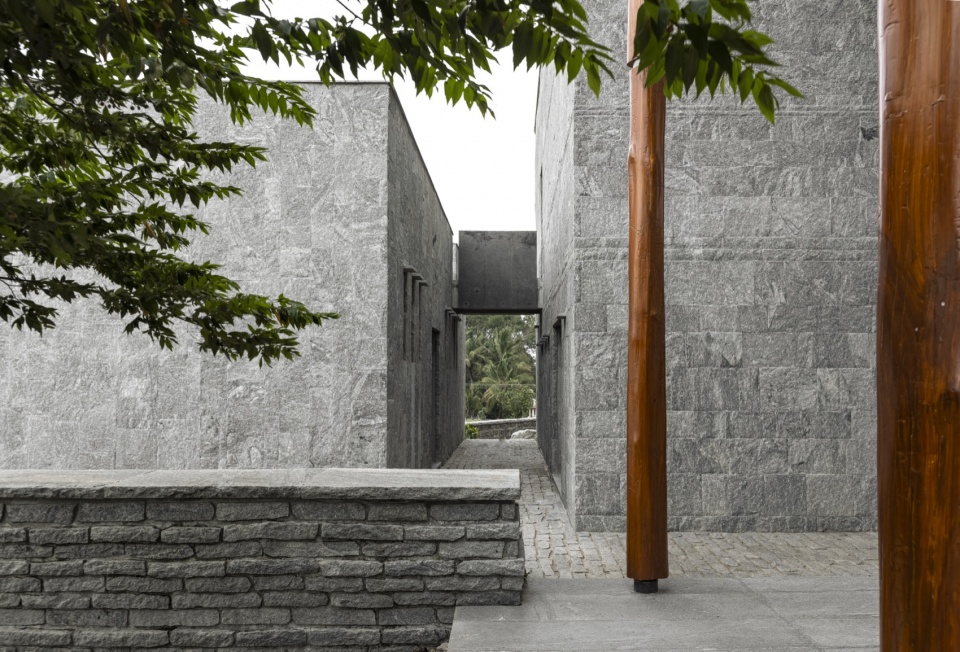 one tree hill by samira rathod design atelier