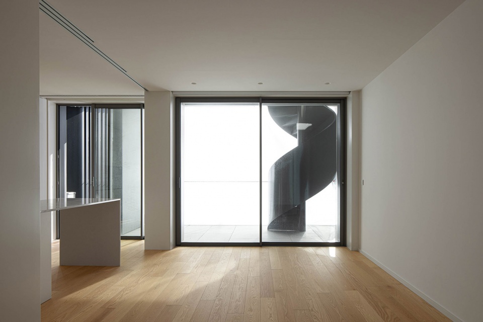 seashore building by atelier darquitectura lopes da costa
