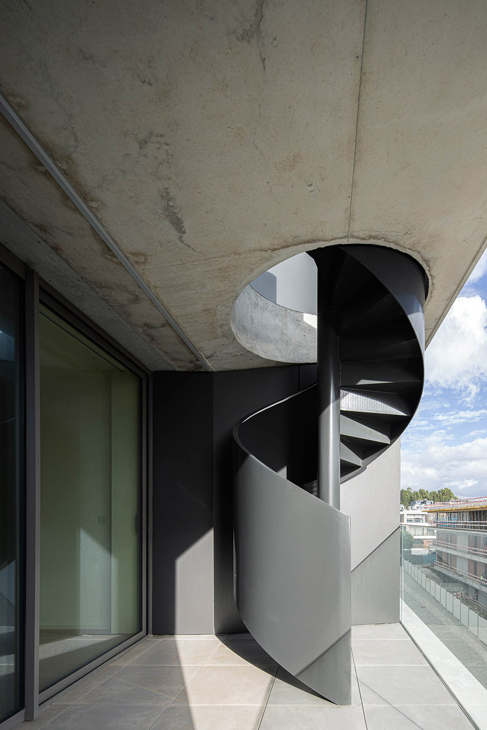 seashore building by atelier darquitectura lopes da costa