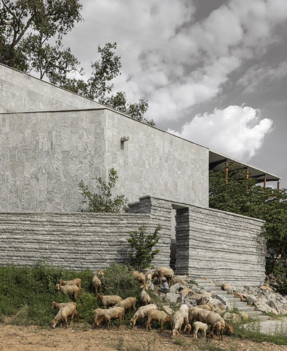 one tree hill by samira rathod design atelier
