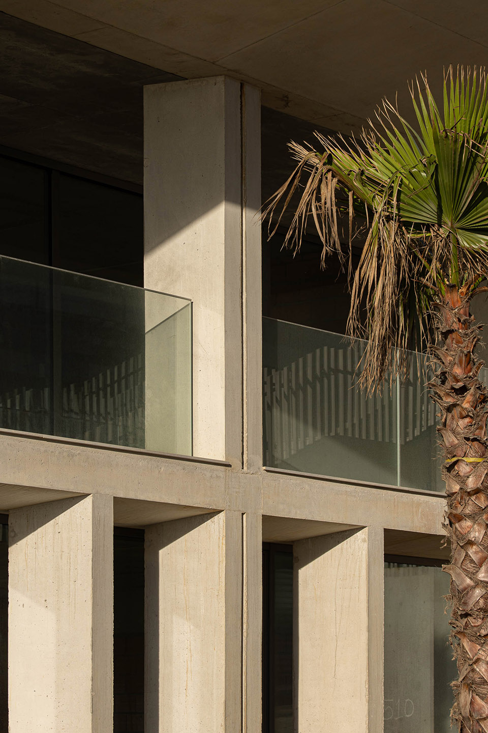 seashore building by atelier darquitectura lopes da costa