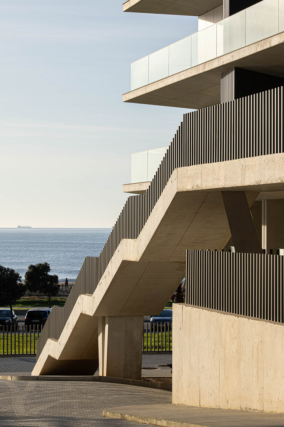 seashore building by atelier darquitectura lopes da costa