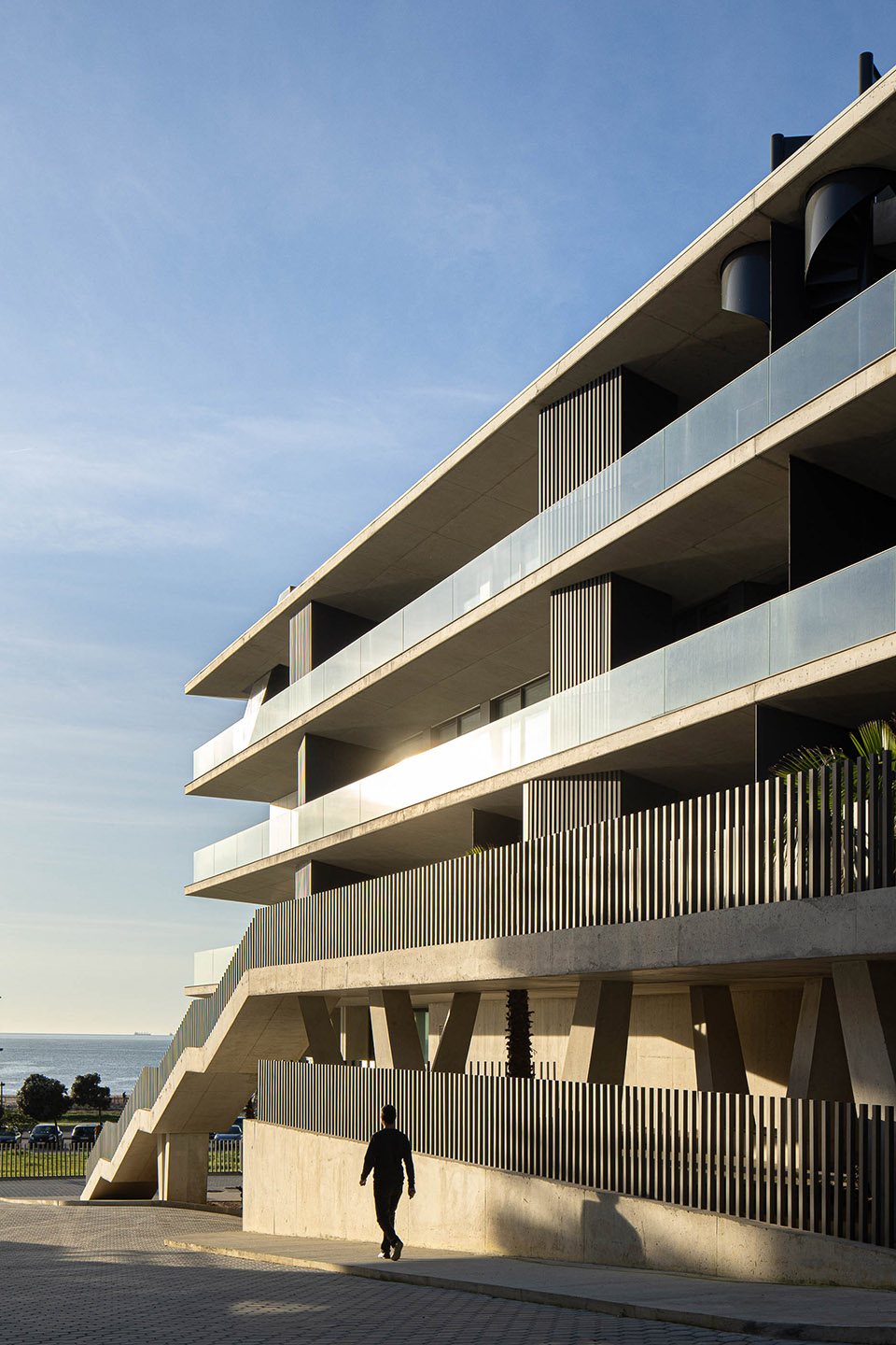seashore building by atelier darquitectura lopes da costa