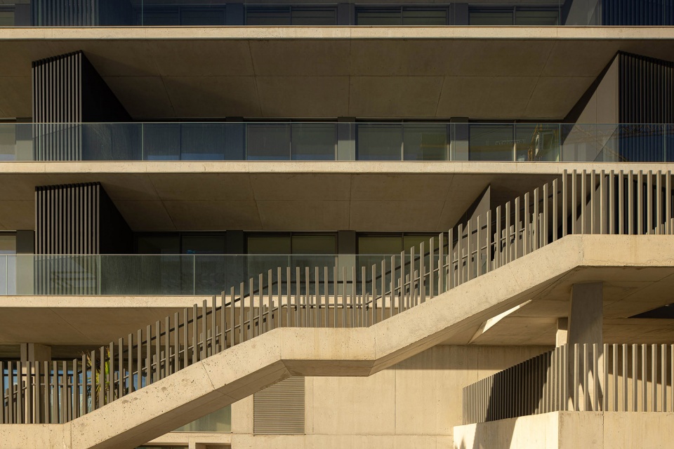 seashore building by atelier darquitectura lopes da costa
