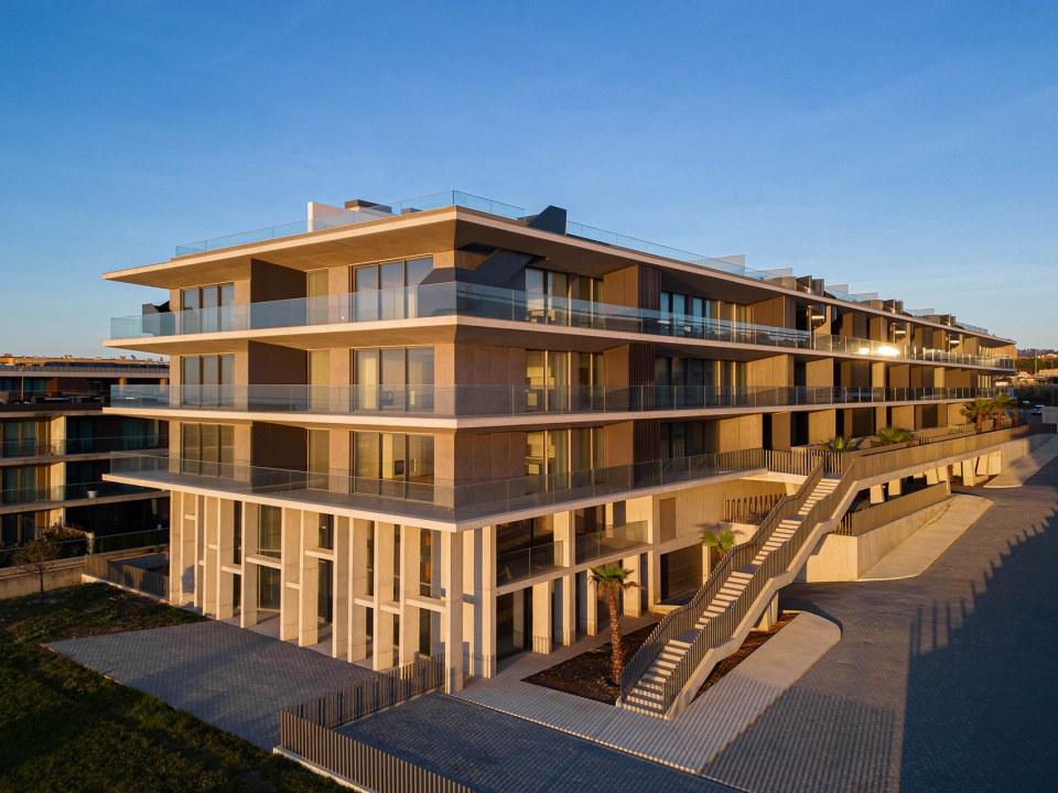 seashore building by atelier darquitectura lopes da costa