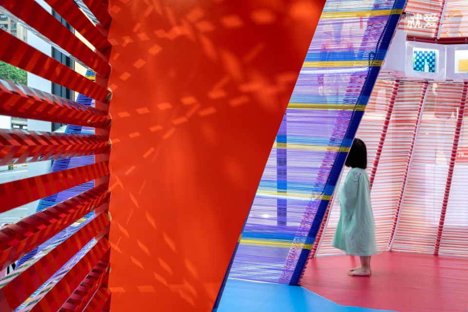 模糊内与外的编织界面 © 大星吉子 摄影:胡康榆 woven city the house of dream