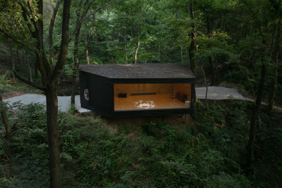 晨光初现下的木屋 aquatree resort healing cabin by uao