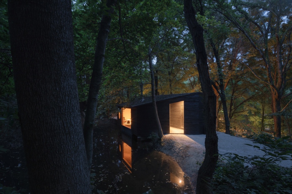 木屋夜晚 aquatree resort healing cabin by uao