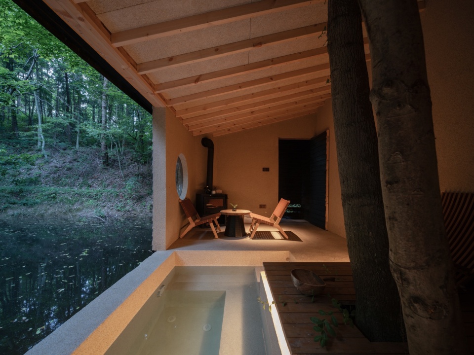 汤屋内景 aquatree resort healing cabin by uao