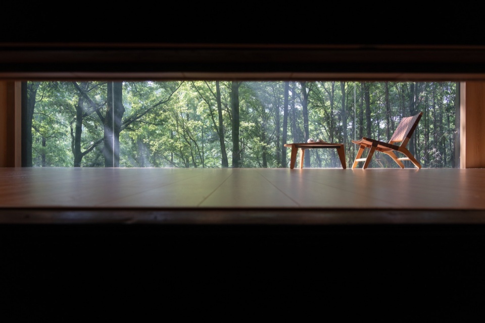 疗愈室的扁长洞口,巧思“一线”景观 aquatree resort healing cabin by uao