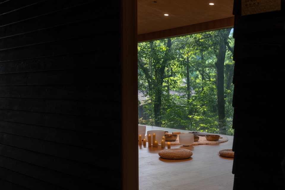 进入疗愈室 aquatree resort healing cabin by uao