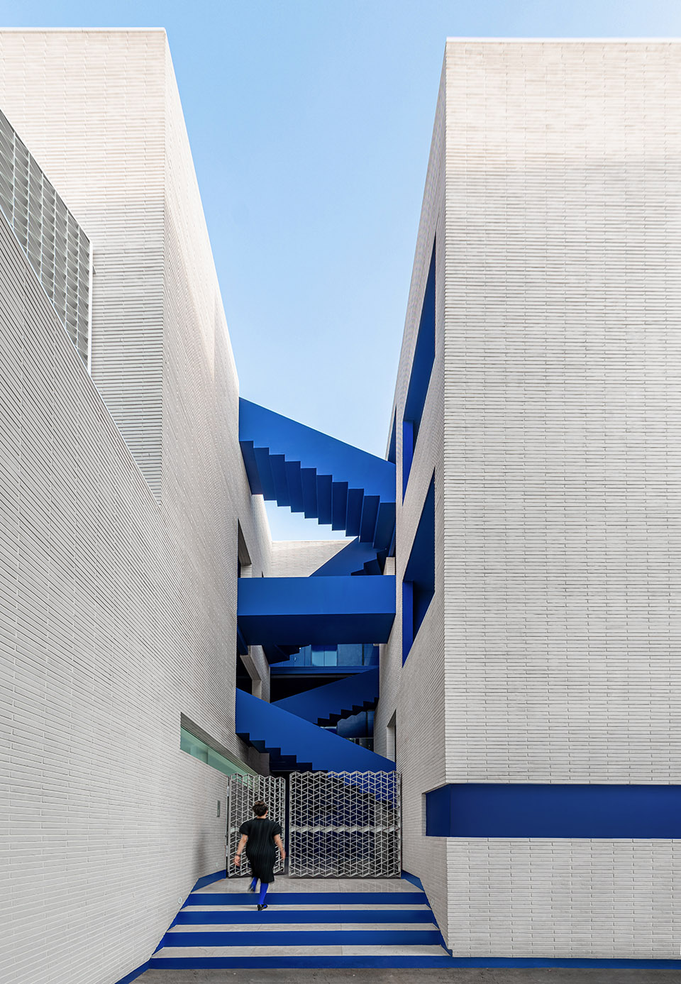 the paakat residence by rooydaad architects