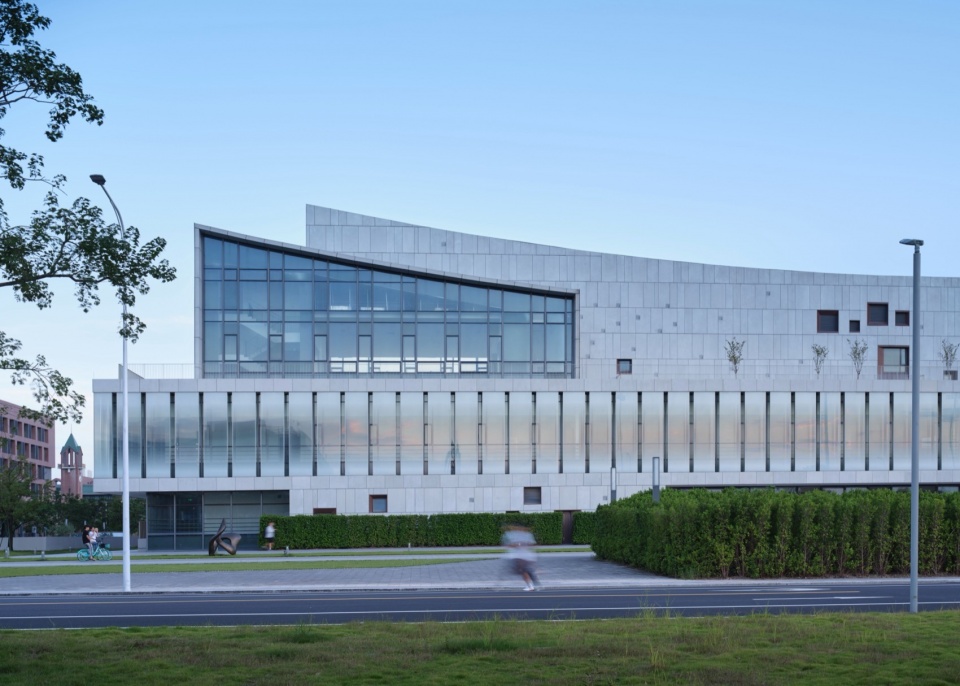 The E5 Cultural Activity Center by Architectural Design Research Institute of SCUT