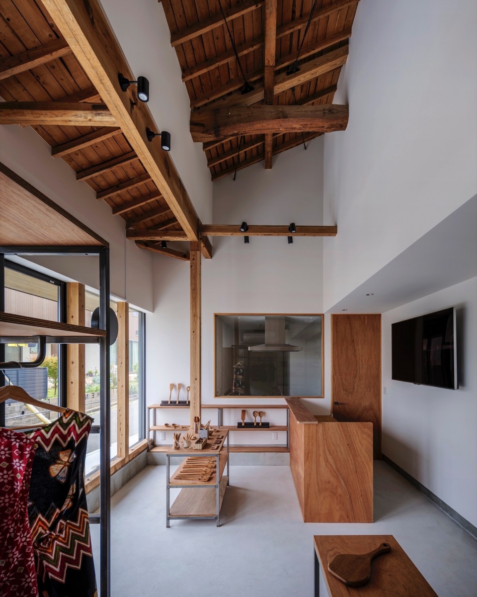 timber framing of 1979 by tsutsumi associates