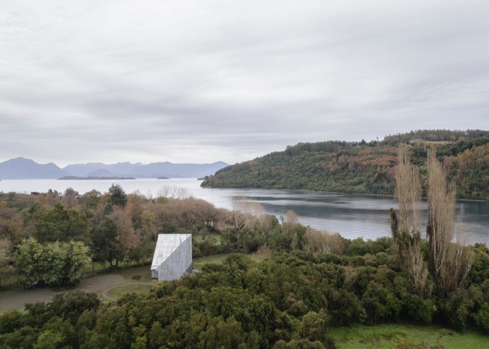 HUMO HOUSE Ivan Bravo architects