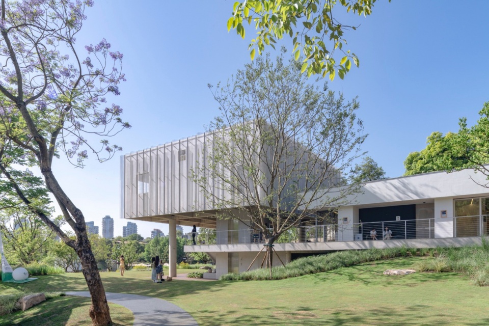 Luxe Lakes CPI SIGHT Art Center China by VARI Design