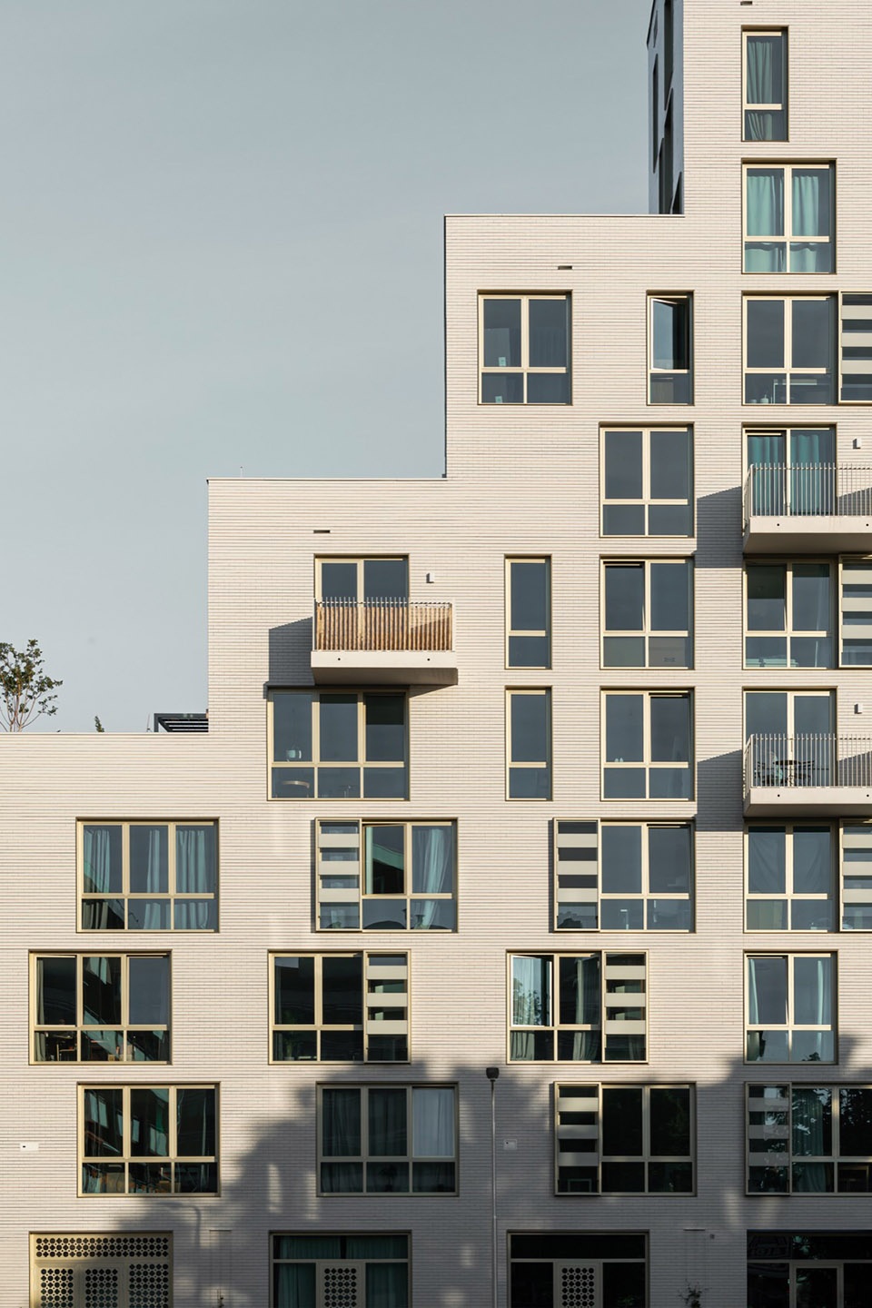 PORSELEINEN HOF by Orange Architects
