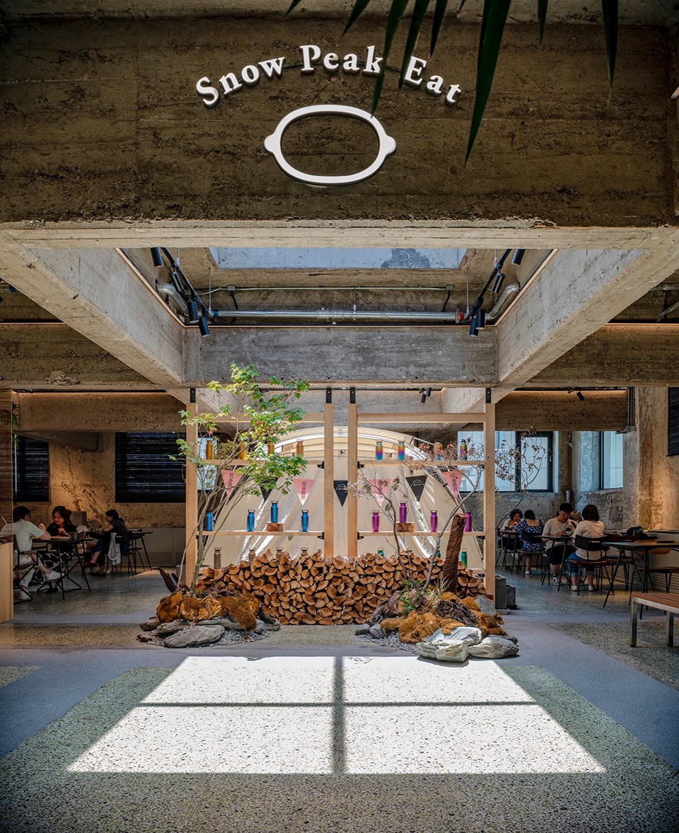 Snow Peak Beijing Zhongguancun Flagship Store by Hongshi Design