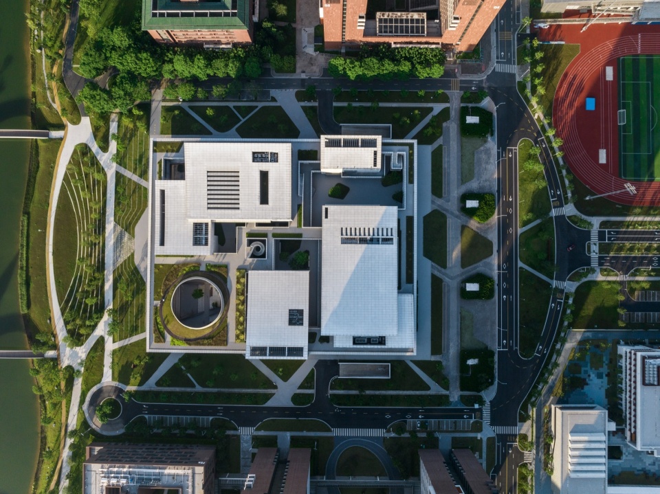 The E5 Cultural Activity Center by Architectural Design Research Institute of SCUT