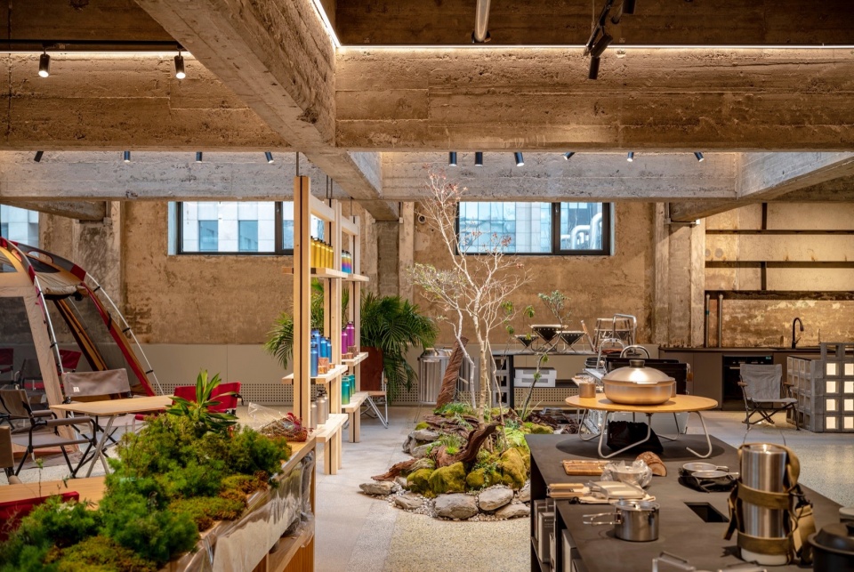 Snow Peak Beijing Zhongguancun Flagship Store by Hongshi Design