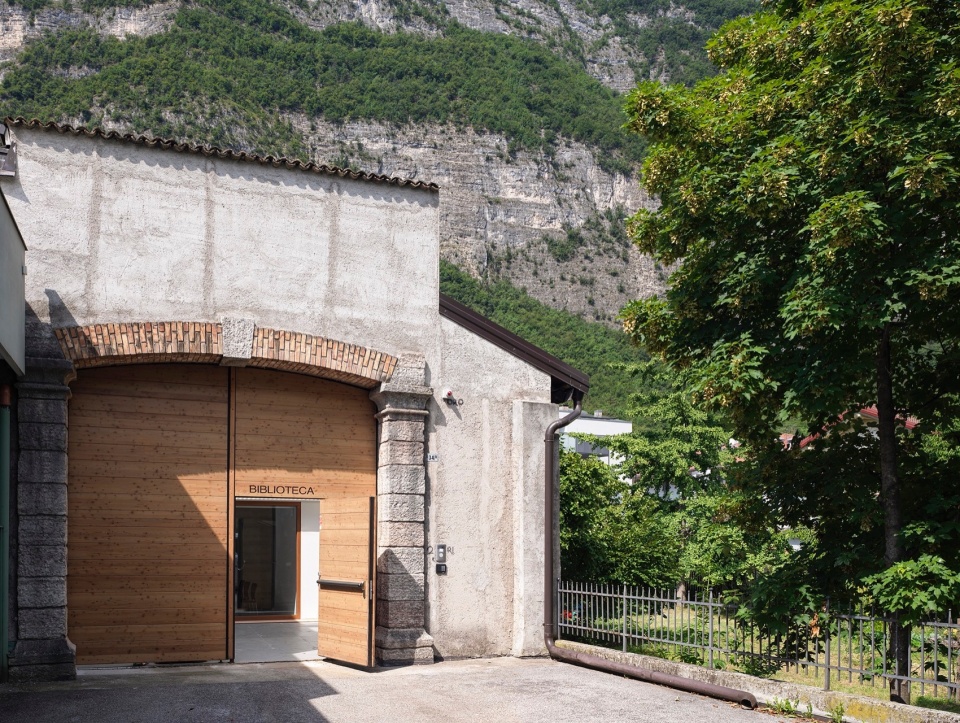 Intermunicipal Library Mezzolombardo by DAP studio