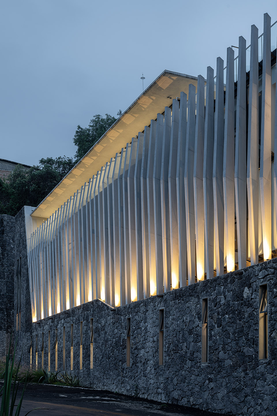 pumas club house by dfarquitectos
