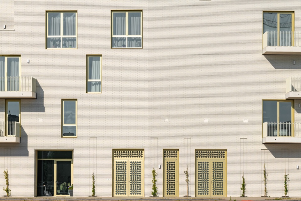 PORSELEINEN HOF by Orange Architects