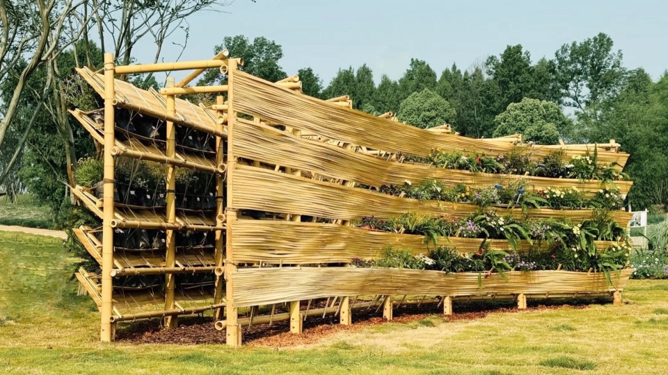 Eastern Fences by Beijing Forestry University Atelier Folie