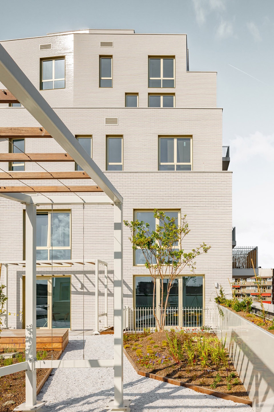 PORSELEINEN HOF by Orange Architects