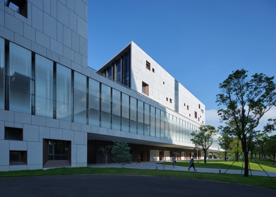 The E5 Cultural Activity Center by Architectural Design Research Institute of SCUT