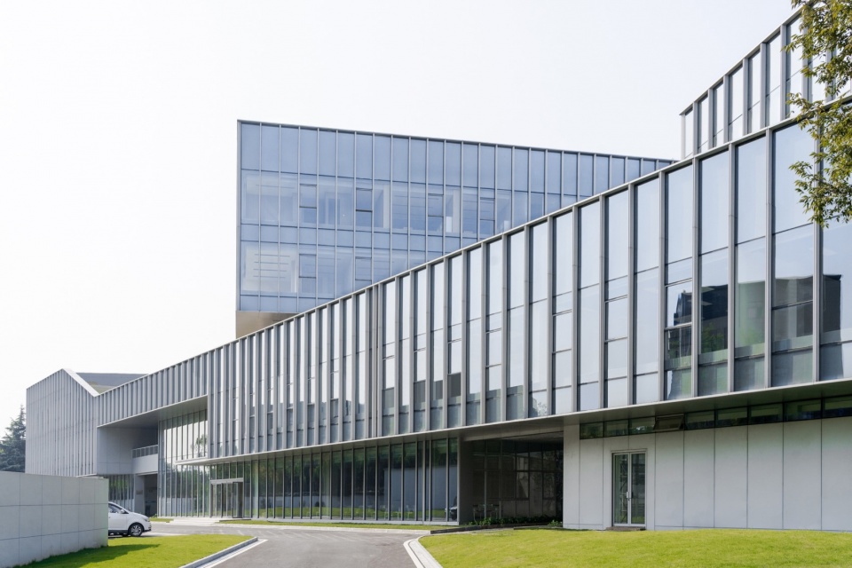 zhejiang zhongda technology office complex by bcbd