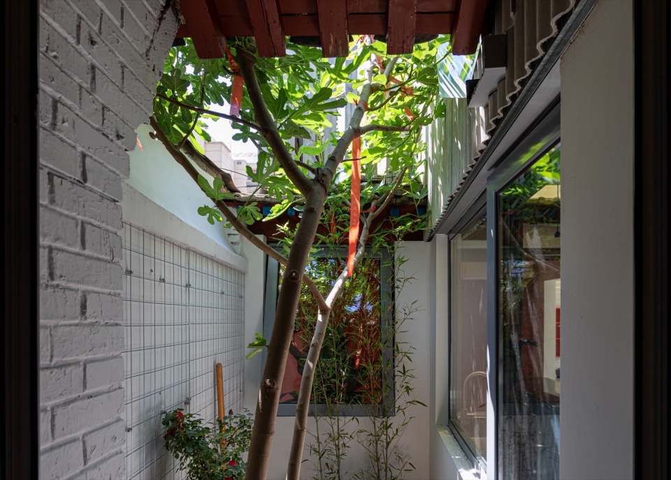 Chimney House Beijing by Atelier KAI Architectes
