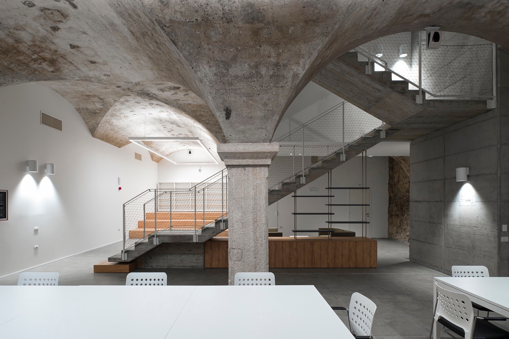 Intermunicipal Library Alberto De Eccher dall’Eco, Mezzolombardo by DAP ...