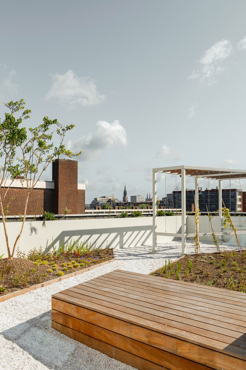 PORSELEINEN HOF by Orange Architects