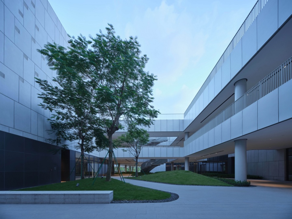 The E5 Cultural Activity Center by Architectural Design Research Institute of SCUT