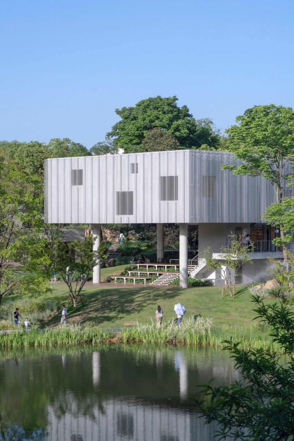 Luxe Lakes CPI SIGHT Art Center China by VARI Design