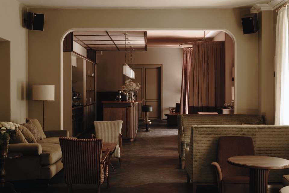 Parkhotel Mondschein by THE AFICIONADOS