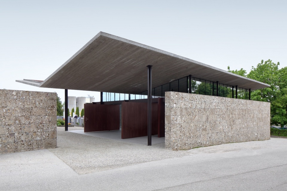 Aufbahrungshalle Kematen an der Krems by Moser und Hager Architekten