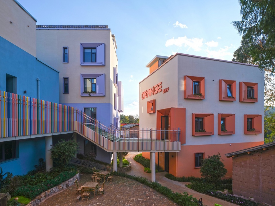 Fuxian Lake Feidatian Village Renovation by VTJZ VDA