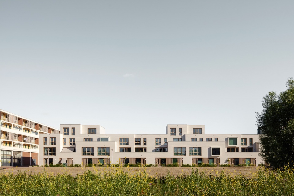 PORSELEINEN HOF by Orange Architects