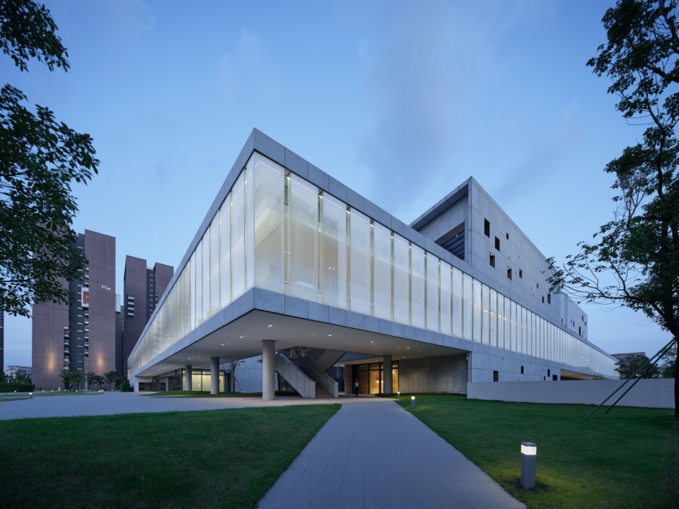 The E5 Cultural Activity Center by Architectural Design Research Institute of SCUT