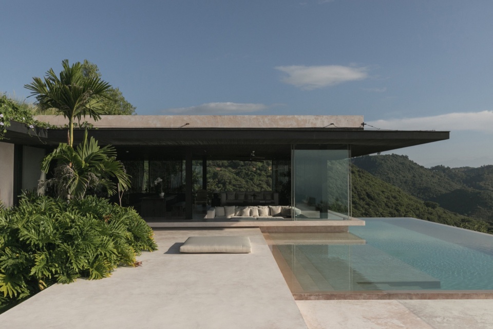 V HOUSE Atelier Alejandro Borrego
